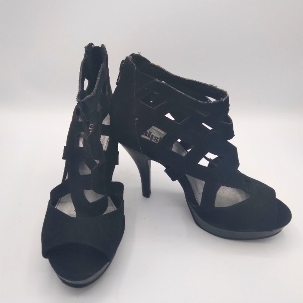 Unlisted by Kenneth Cole Size 7